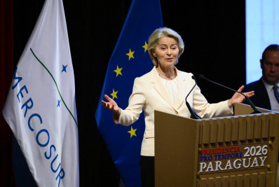 Parlamento Europeu rejeita moção de censura contra Von der Leyen por acordo UE-Mercosul