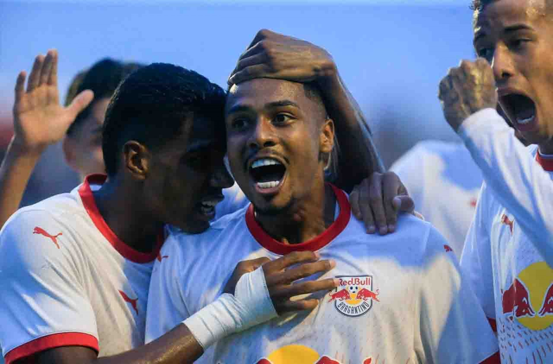 S&atilde;o Paulo elimina o Bragantino nos p&ecirc;naltis e avan&ccedil;a na Copinha