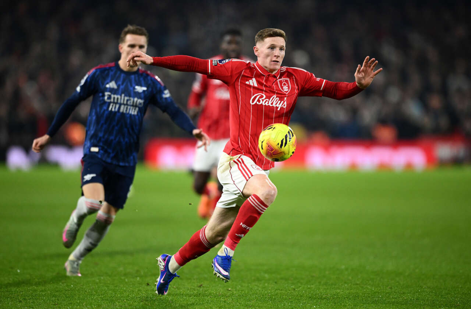 Nottingham Forest resiste e empata com o l&iacute;der Arsenal