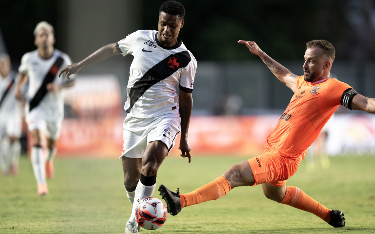 RJ - CARIOCA 2026, VASCO X NOVA IGUAÇCARIOCA 2026, VASCO X NOVA IGUAÇU - Matheus França jogador do Vasco durante partida contra o Nova Iguaçu no estádio São Januário pelo campeonato Carioca 2026.
 
Foto: JORGE RODRIGUES/AGIF - AGÊNCIA DE FOTOGRAFIA/ESTADÃO CONTEÚDO
