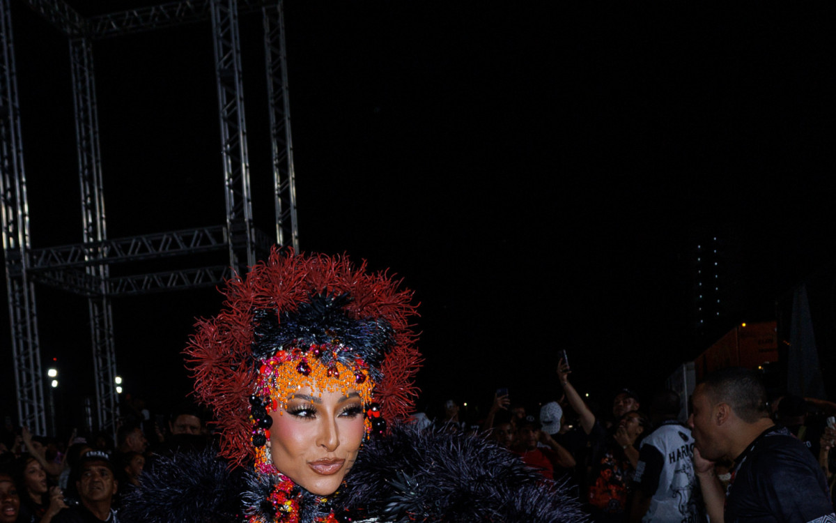 Sabrina Sato durante ensaio da Gavi&otilde;es da Fiel, em S&atilde;o Paulo