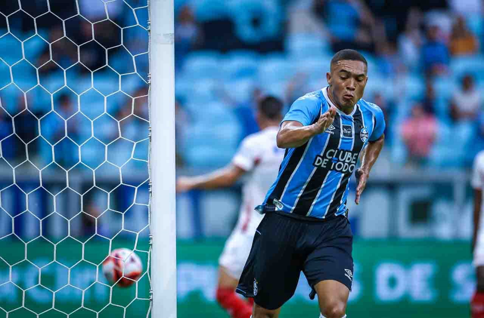 Castro: “N&atilde;o podemos ficar euf&oacute;ricos quando ganhamos neste momento da temporada”