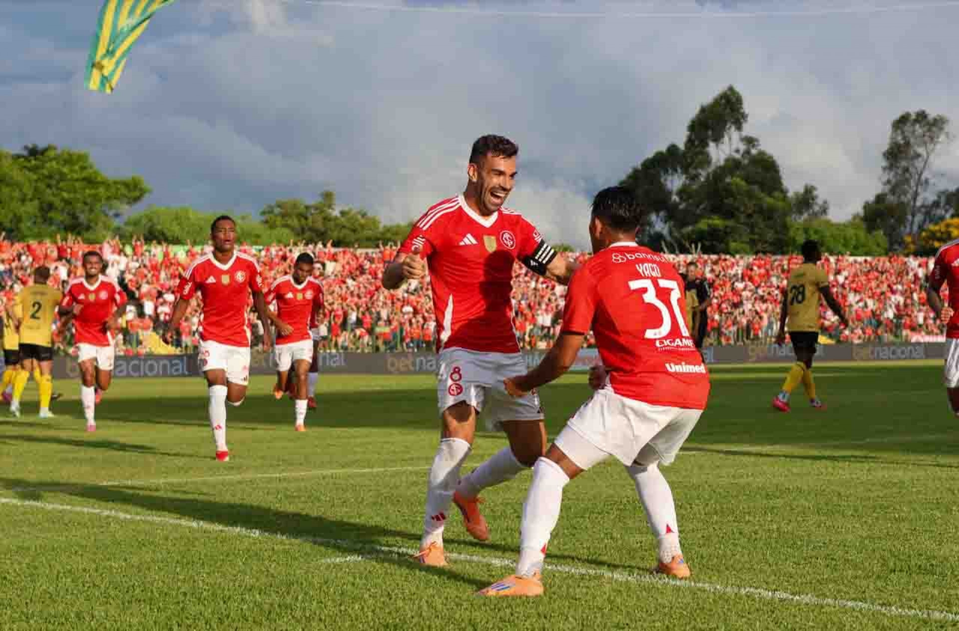 Internacional vacila no fim e leva virada do Ypiranga pelo Ga&uacute;cho