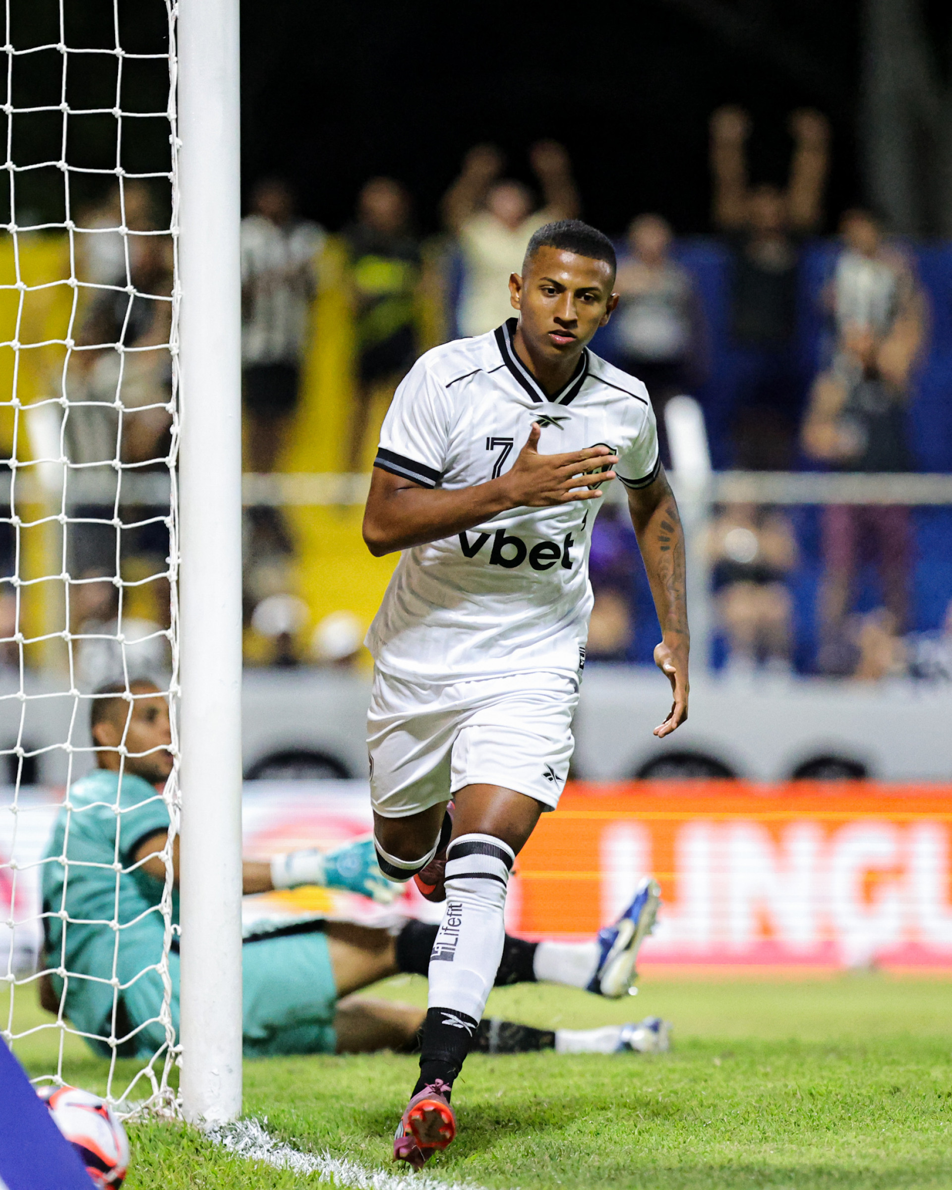 Partida entre Sampaio Correa x Botafogo neste domingo (18).