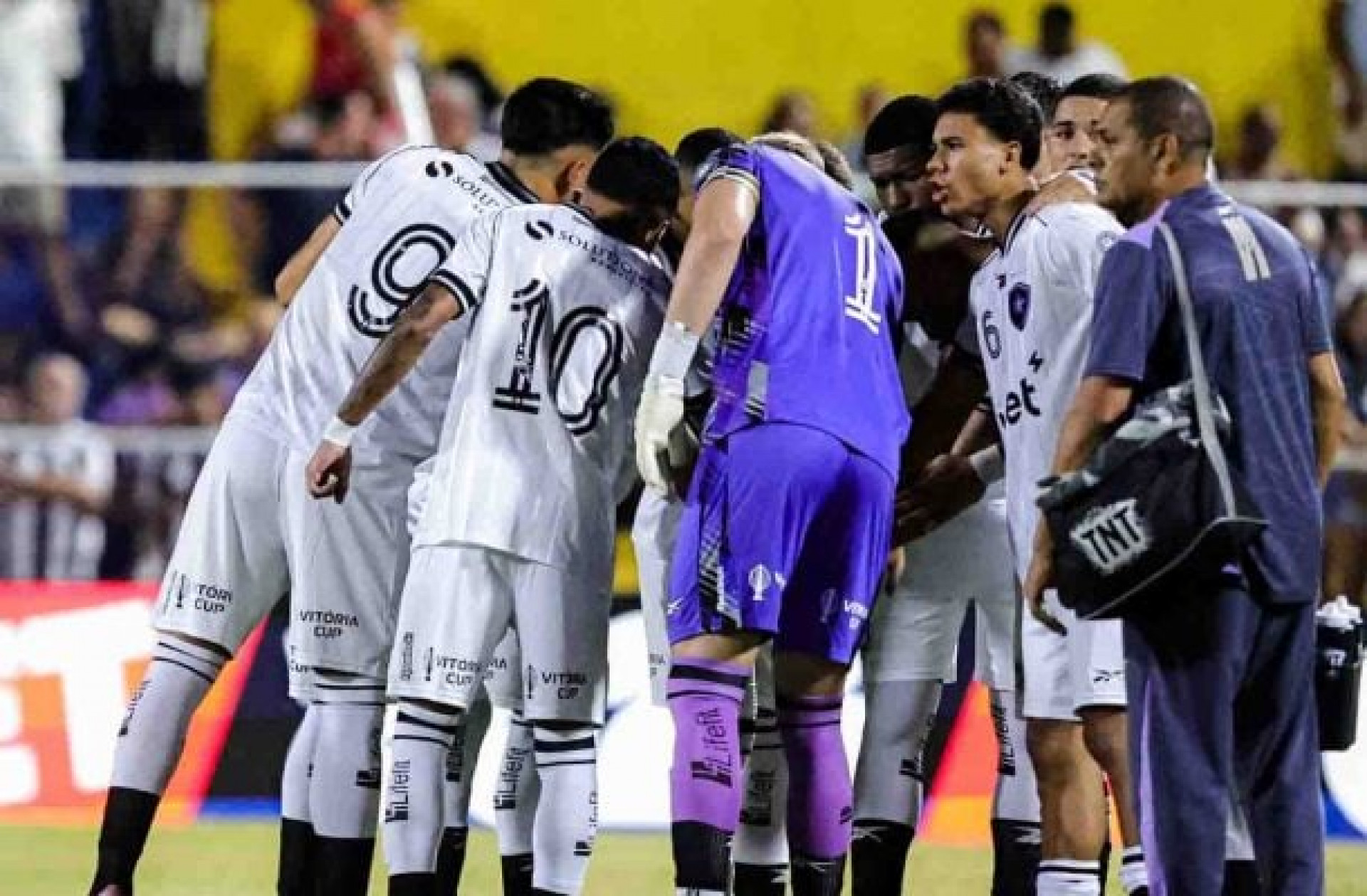 Atua&ccedil;&otilde;es do Botafogo contra o Sampaio: oscila&ccedil;&atilde;o e gols evit&aacute;veis