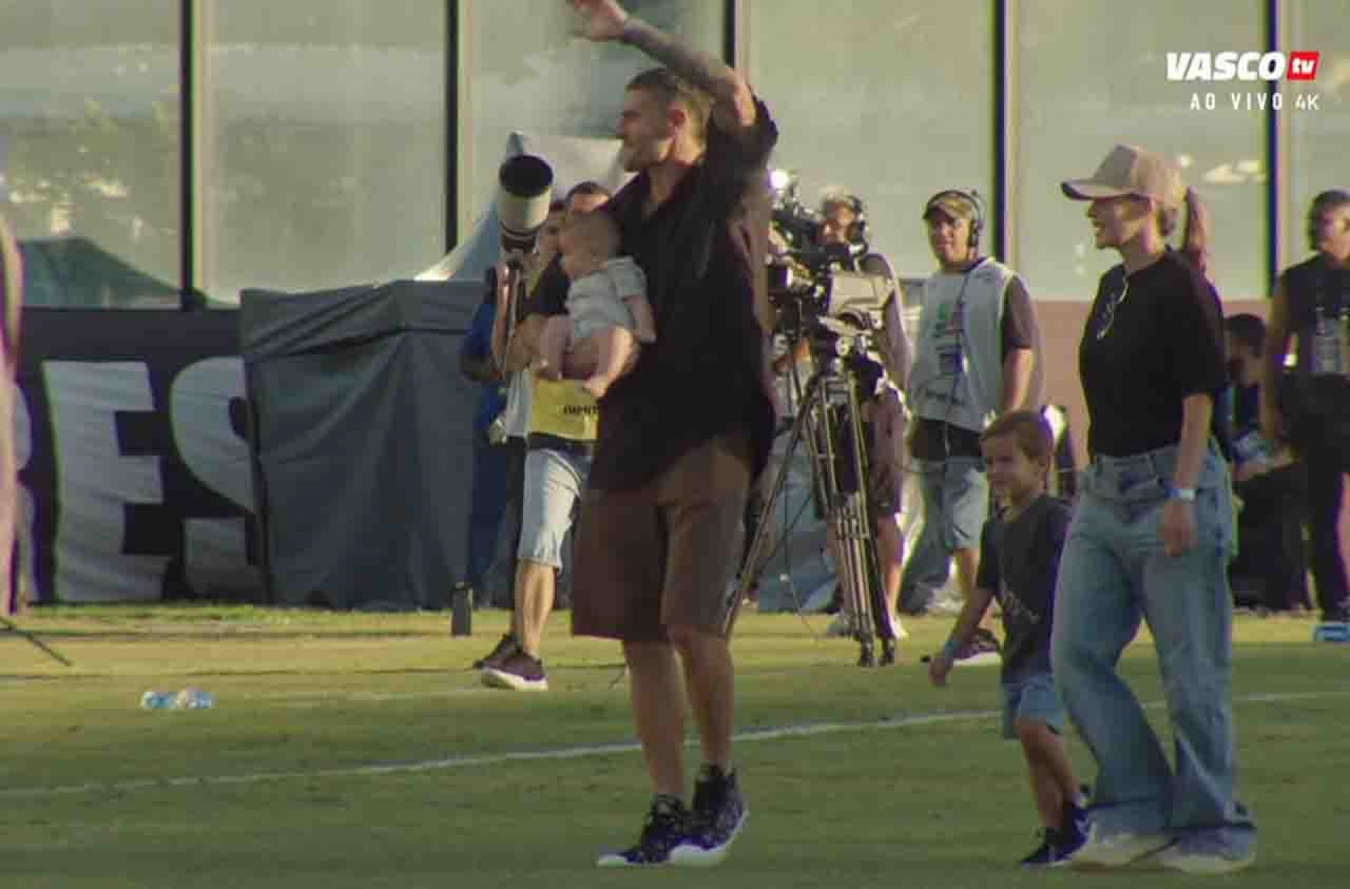 Vegetti recebe homenagem do Vasco antes de jogo: “Muito dif&iacute;cil”