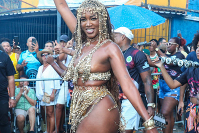 Iza brilha em ensaio de rua da Imperatriz Leopoldinense 