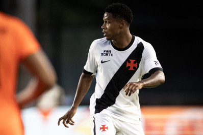 Matheus França não aproveita chance e segue em baixa no Vasco: 'Não desaprendeu'