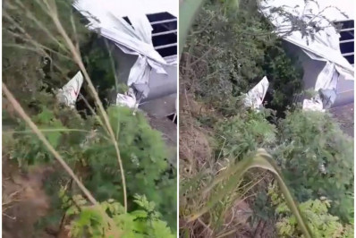 Vídeo: Avião de pequeno porte cai em galpão no Espírito Santo