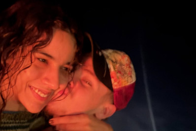 Marina Sena compartilha cliques com Juliano Floss: 'Saudade'