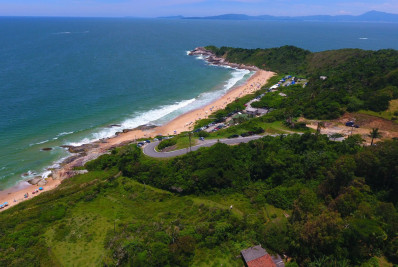 Justiça libera retorno do nudismo na Praia do Pinho, a 1ª do Brasil a ter naturismo reconhecido