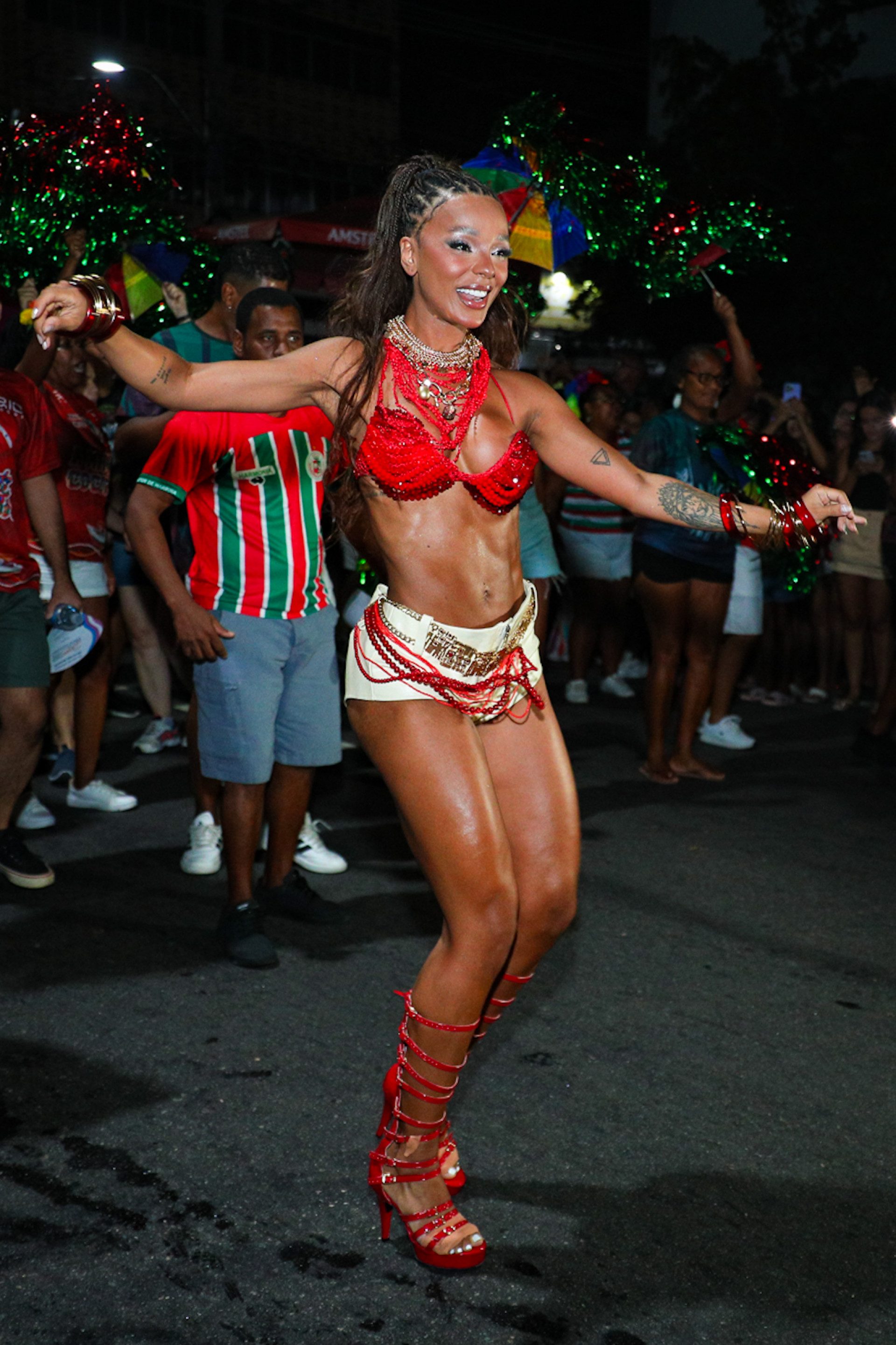 Brunna Gonçalves participa do ensaio de rua da Grande Rio -  Victor Chapetta / BrazilNews