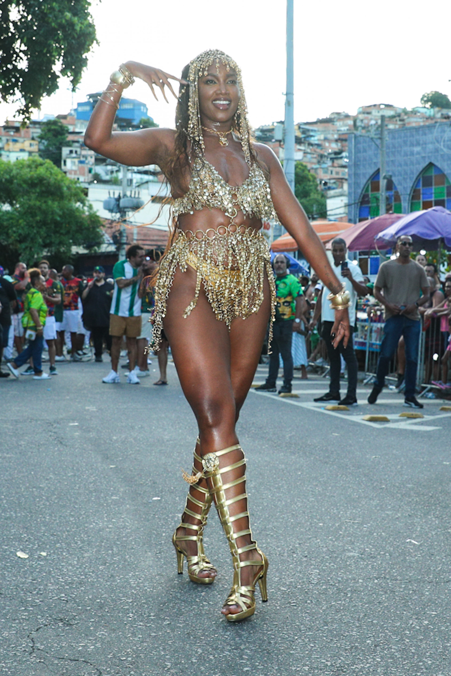 Iza marca presença em ensaio de rua da Imperatriz - Victor Chapetta / Brazil News