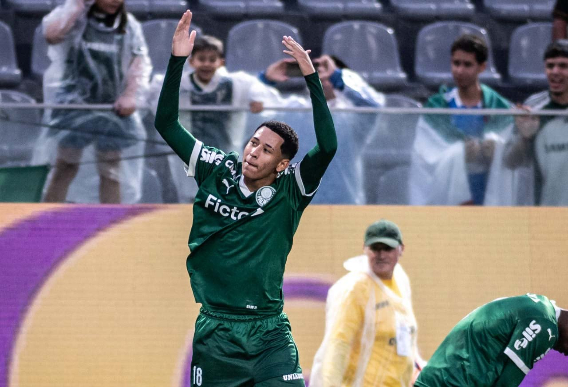 Ibrachina busca virada, elimina o Palmeiras nos p&ecirc;naltis e vai &agrave; semifinal da Copinha