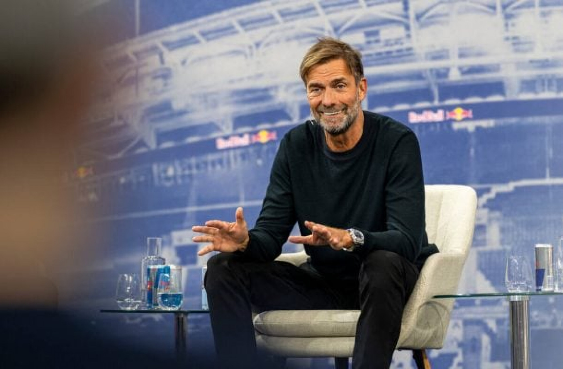 Klopp comenta sa&iacute;da de Xabi Alonso e afasta interesse do Real Madrid