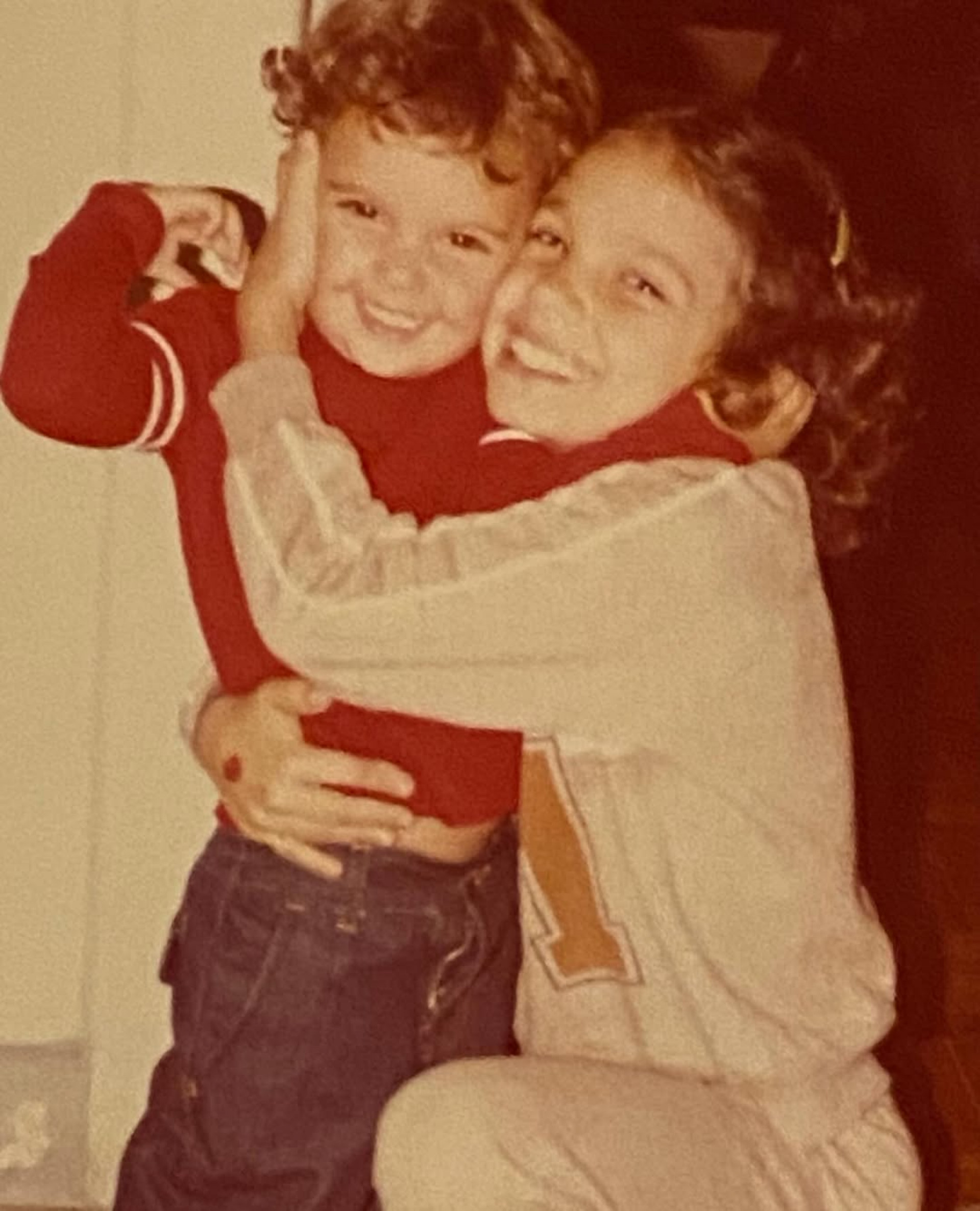 Débora Falabella publicou fotos para celebrar aniversário da irmã - Reprodução/Instagram