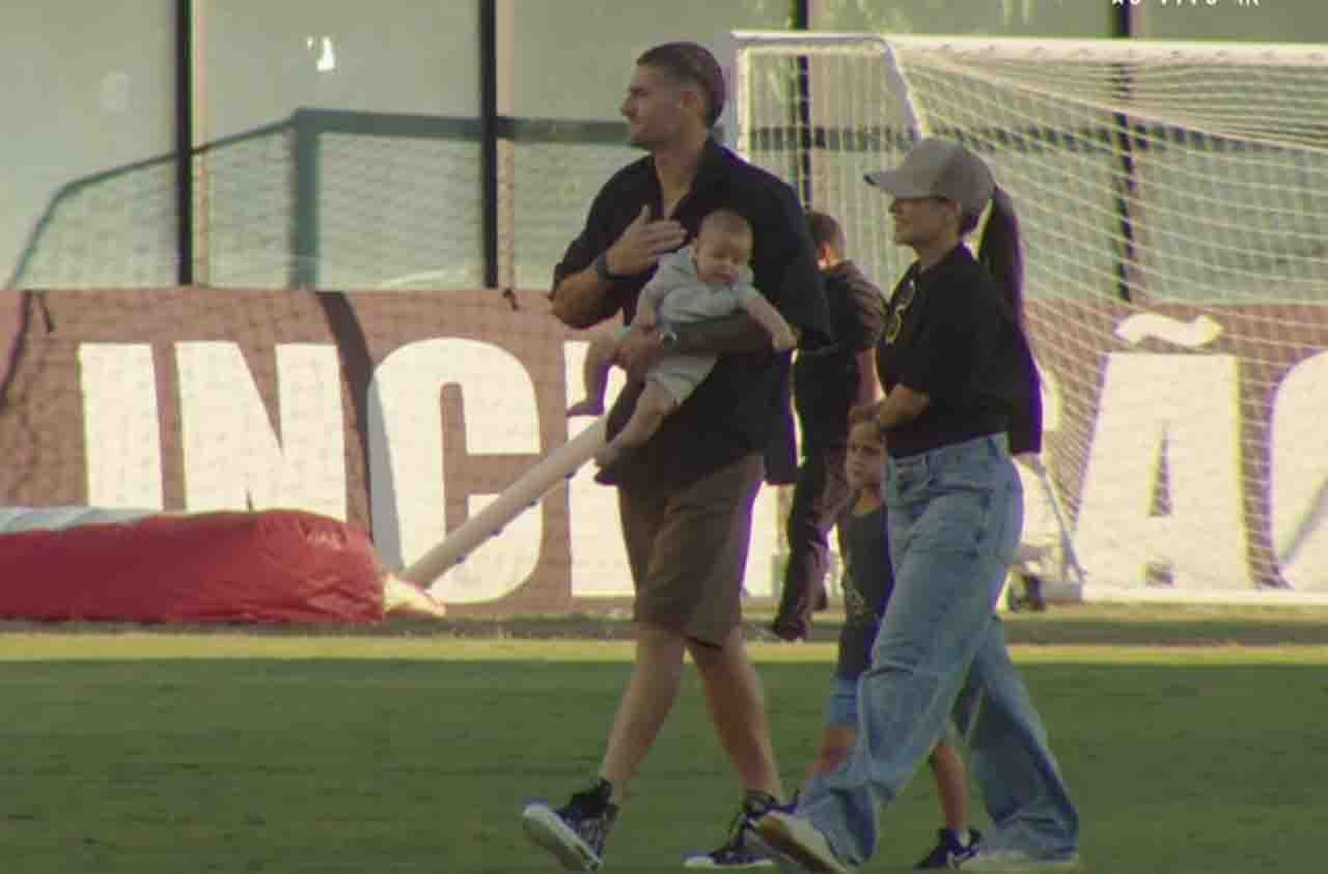 Antes de sa&iacute;da do Vasco, Vegetti processa concession&aacute;ria por conta de &aacute;gua abusiva