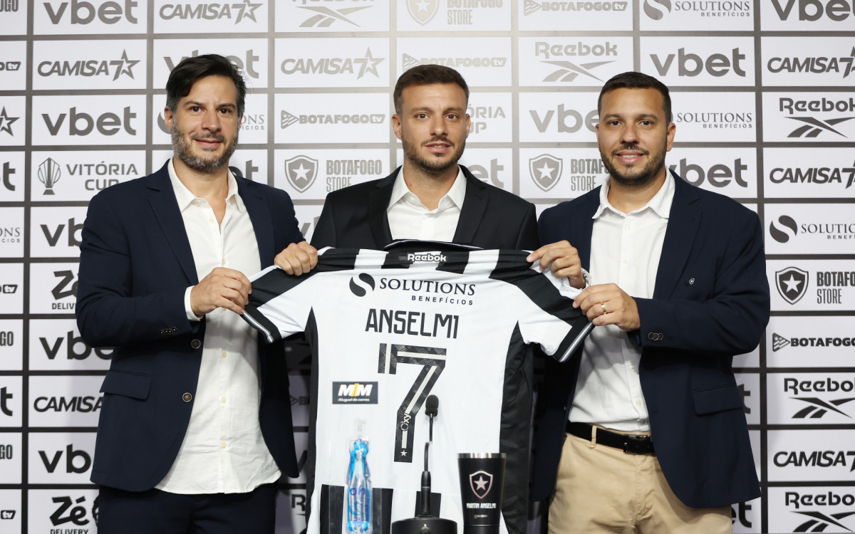 Apresenta&ccedil;&atilde;o de Mart&iacute;n Anselmi do Botafogo, no Est&aacute;dio Nilton Santos