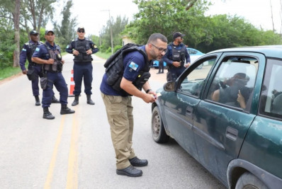 Orientação na pista reforça segurança no acesso à Praia de João Francisco
