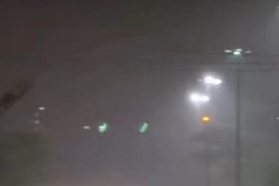 Motoristas enfrentam bolsões d'água na Rio-Santos em Mangaratiba