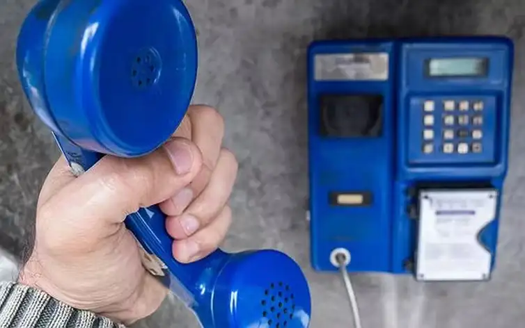 Orelhões serão retirados das ruas de todo o Brasil