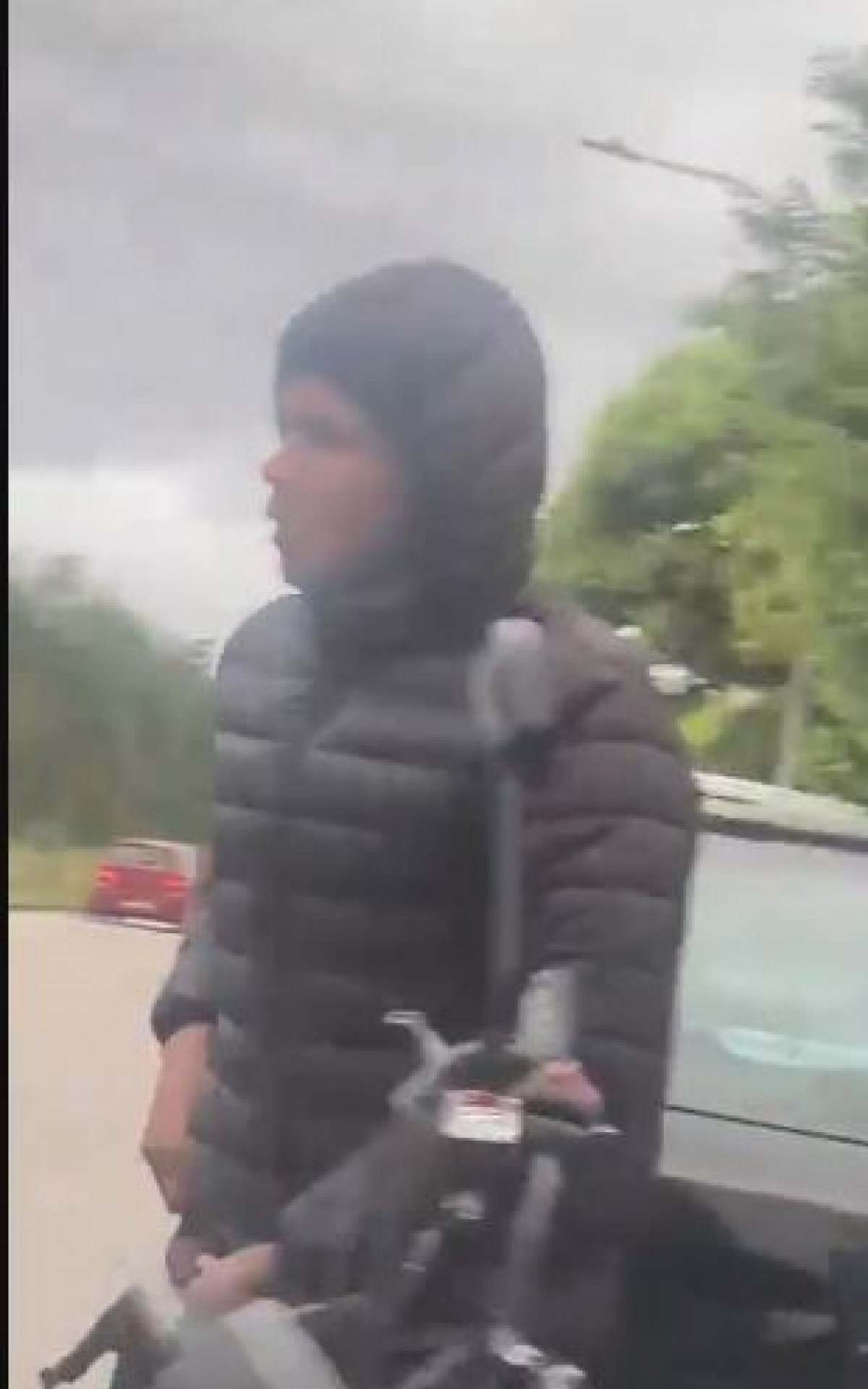 Bandidos armados praticaram uma série de assaltos na Barra Olímpica - Reprodução