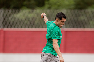 Depois de frustração com Hinestroza, Boca pode fazer investida por Kevin Serna