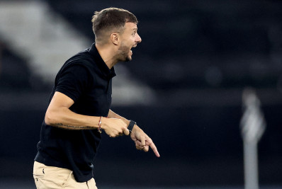 Martín Anselmi revela conversa com Savarino e valoriza desempenho do Botafogo