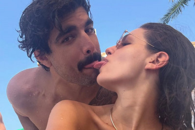 Caio Castro mostra registros de viagem à Bahia com a namorada 