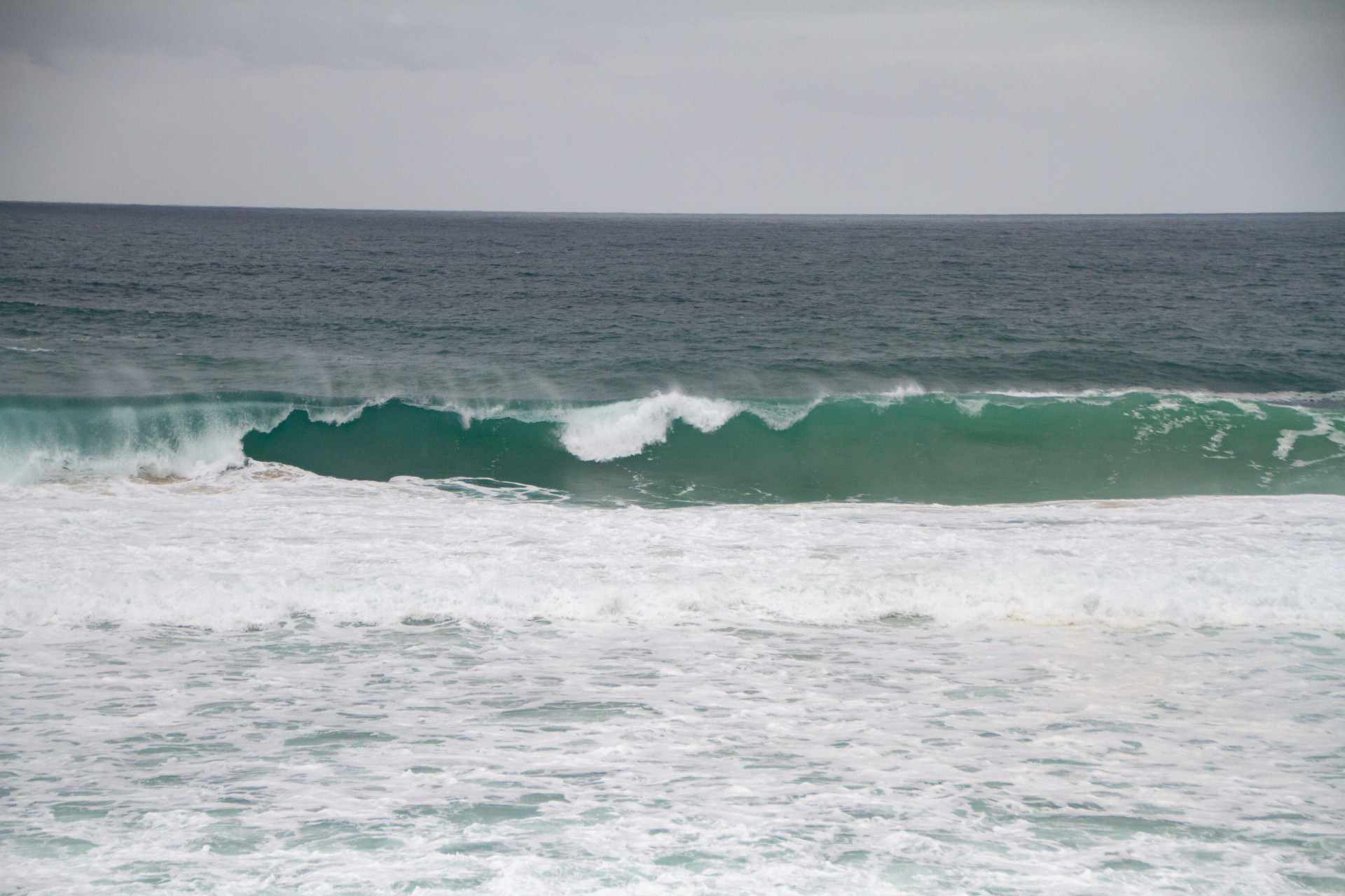 Movimentação na praia da reserva, posto 9 Barra da Tijuca, nesta quarta-feira (21). - Érica Martin/Agência O Dia