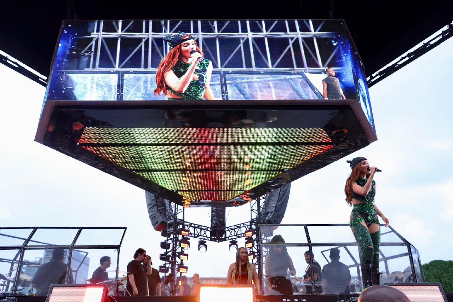 Anitta em sua turnê dos 'Ensaios' com o tema 'Cosmos' - Roberto Filho / Brazil News