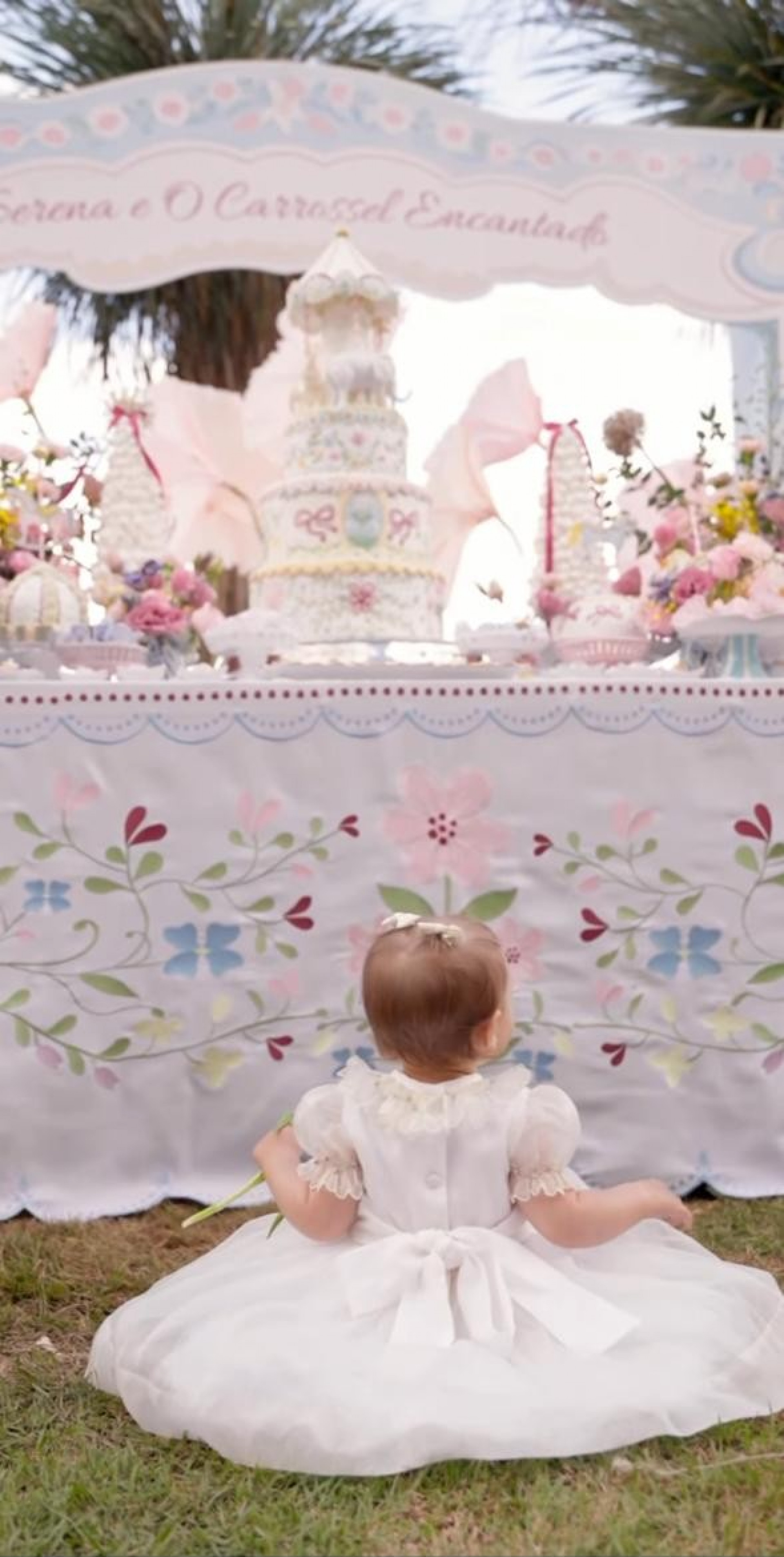 Luan Santana e Jade Magalhães comemoram 1 ano da filha, Serena - Reprodução / Instagram