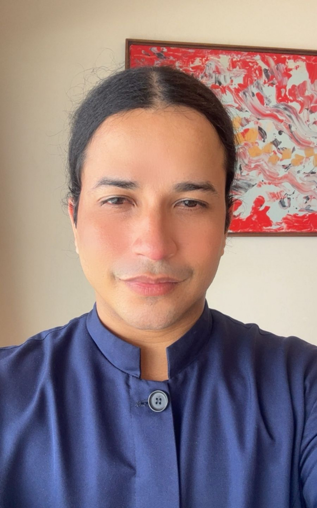 A conquista de um emprego fixo como camareiro trouxe estabilidade para Tony Farney - Arquivo pessoal