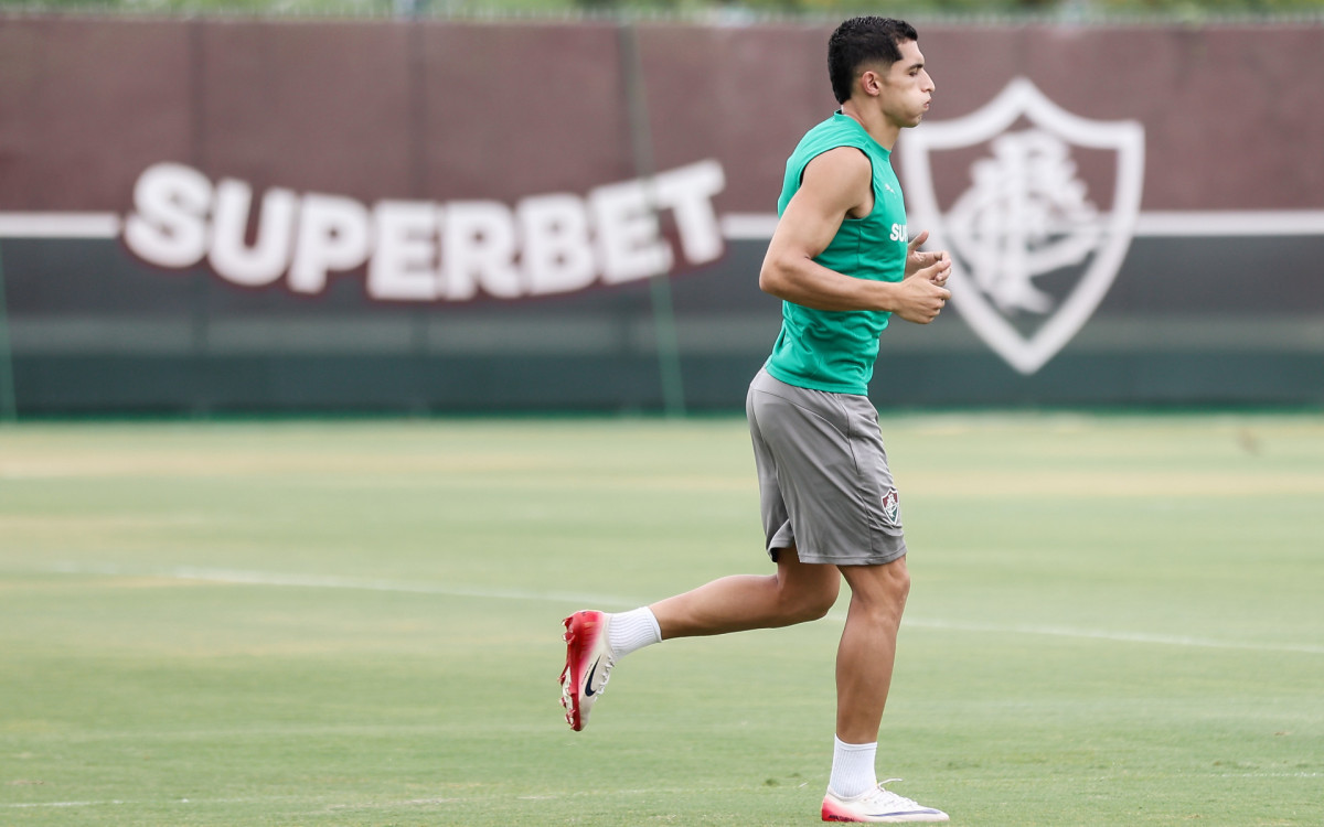 Kevin Serna em treino do Fluminense