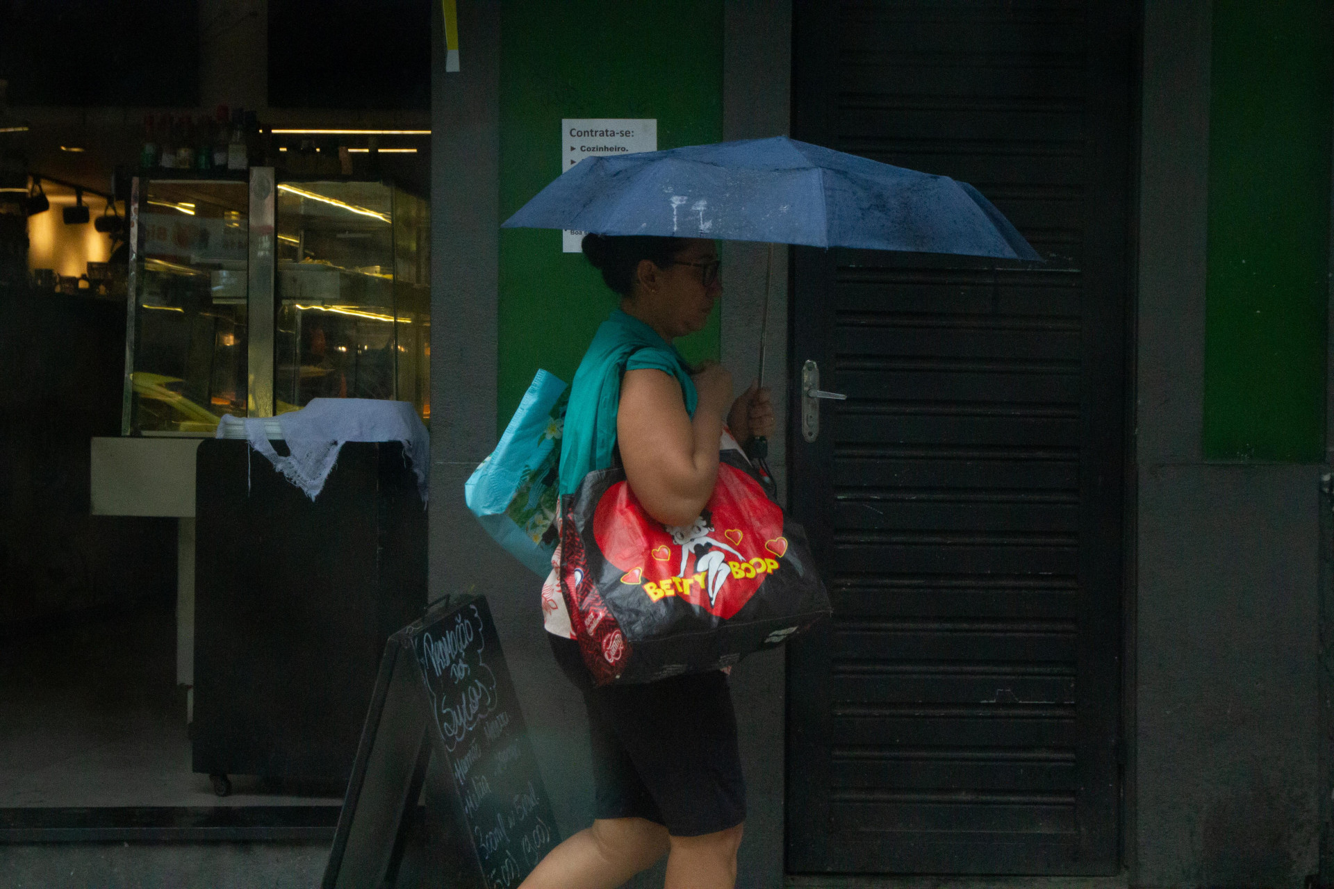 Clima no Centro do Rio, nesta quinta-feira (22), foi te chuva e temperaturas amenas - &Eacute;rica Martin/Ag&ecirc;ncia O Dia