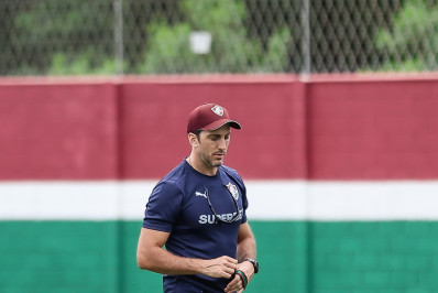 Zubeldía vê Serna como fundamental e pede que Fluminense não venda colombiano