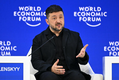 Zelensky critica falta de ação global e ressalta que Europa precisa se defender sozinha