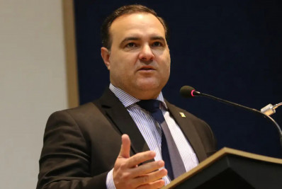 Bolsonaro pede autorização para receber visita de ministro do TCU na Papudinha