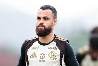 Flamengo rescinde com Michael e libera atacante para futebol saudita