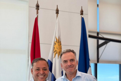 Prefeito de Niterói é recebido pelo presidente do Uruguai
