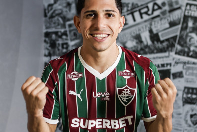 Savarino se apresenta e Flu confirma contratação: 'Vai ser especial'