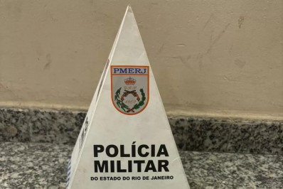 Armado e de tornozeleira, homem é preso durante patrulhamento no Buraco do Boi, em Cabo Frio