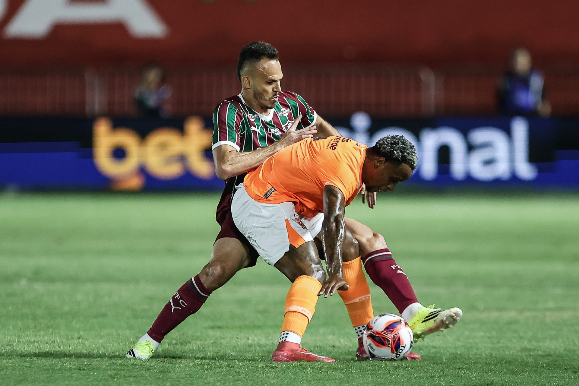 Renê em ação pelo Fluminense diante do Nova Iguaçu, no Luso-Brasileiro - Lucas Merçon / Fluminense FC