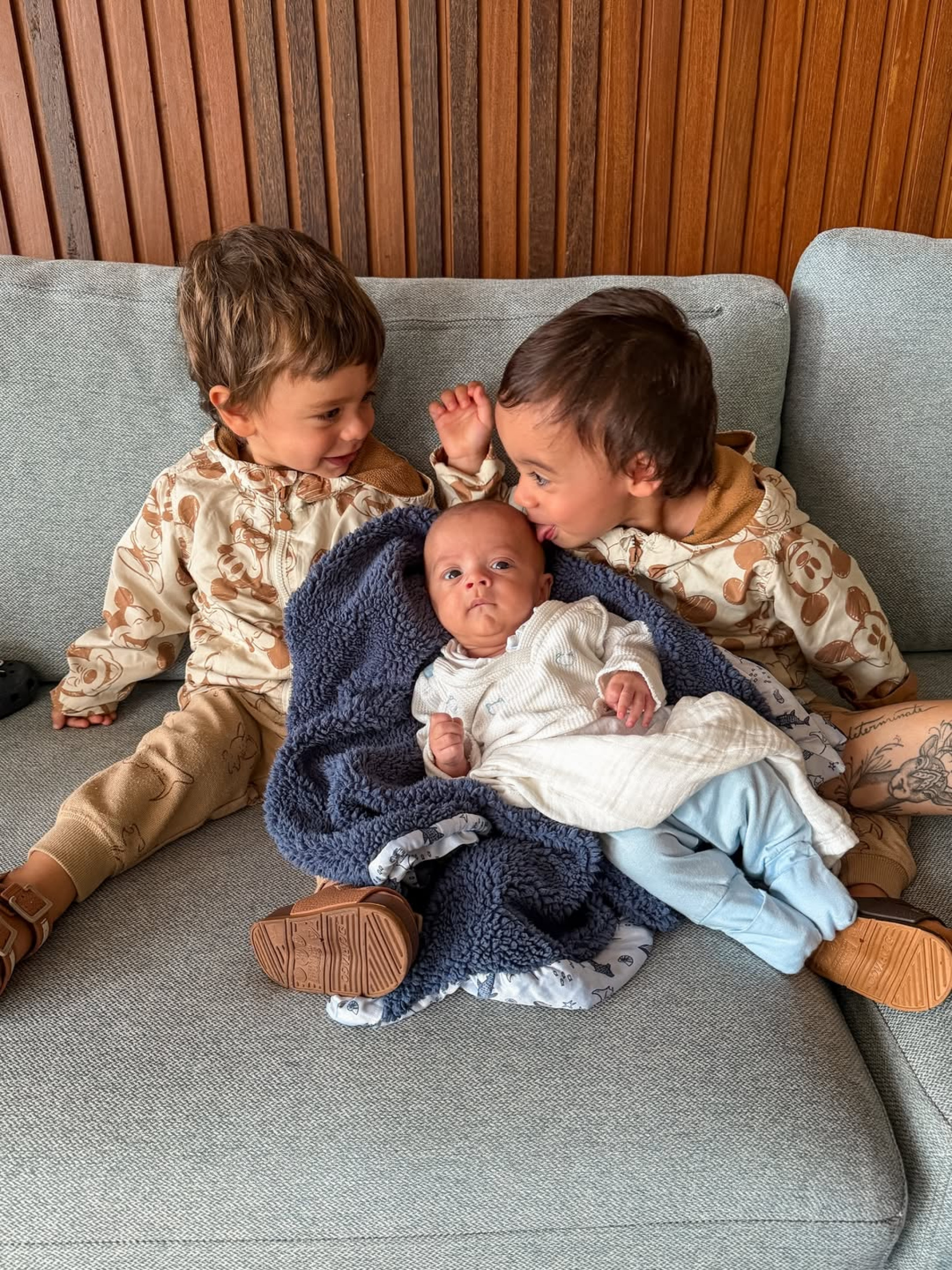 Clara Maia &eacute; m&atilde;e de Jo&atilde;o, Jos&eacute; e Theo - Reprodu&ccedil;&atilde;o/Instagram