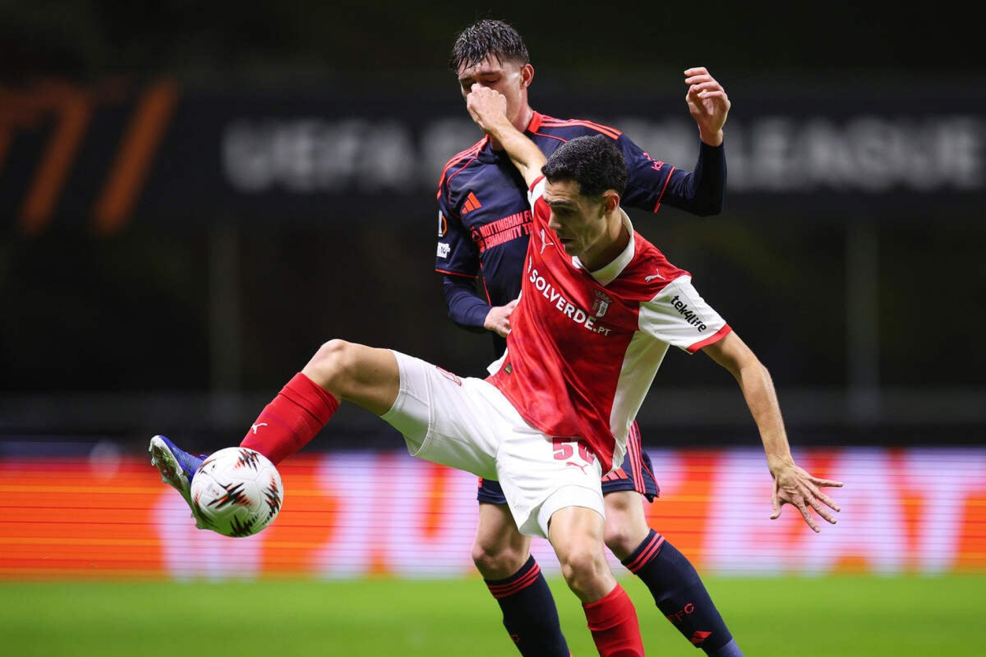 Braga vence Nottingham e entra no G-8 da Liga Europa