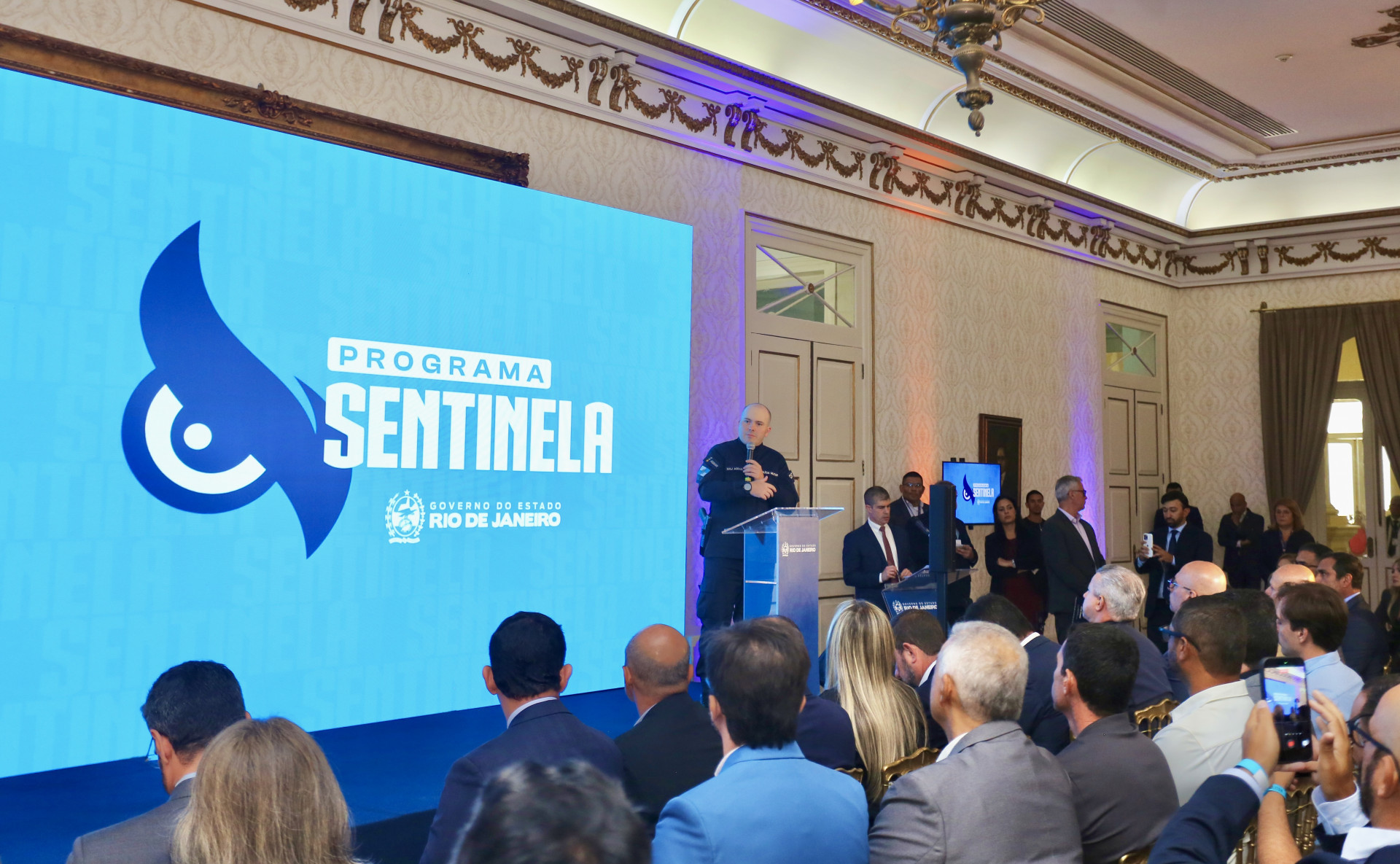 Anúncio do Programa Sentinela aconteceu no salão nobre do Palácio Guanabara - Eliane Carvalho / Divulgação Governo do Rio