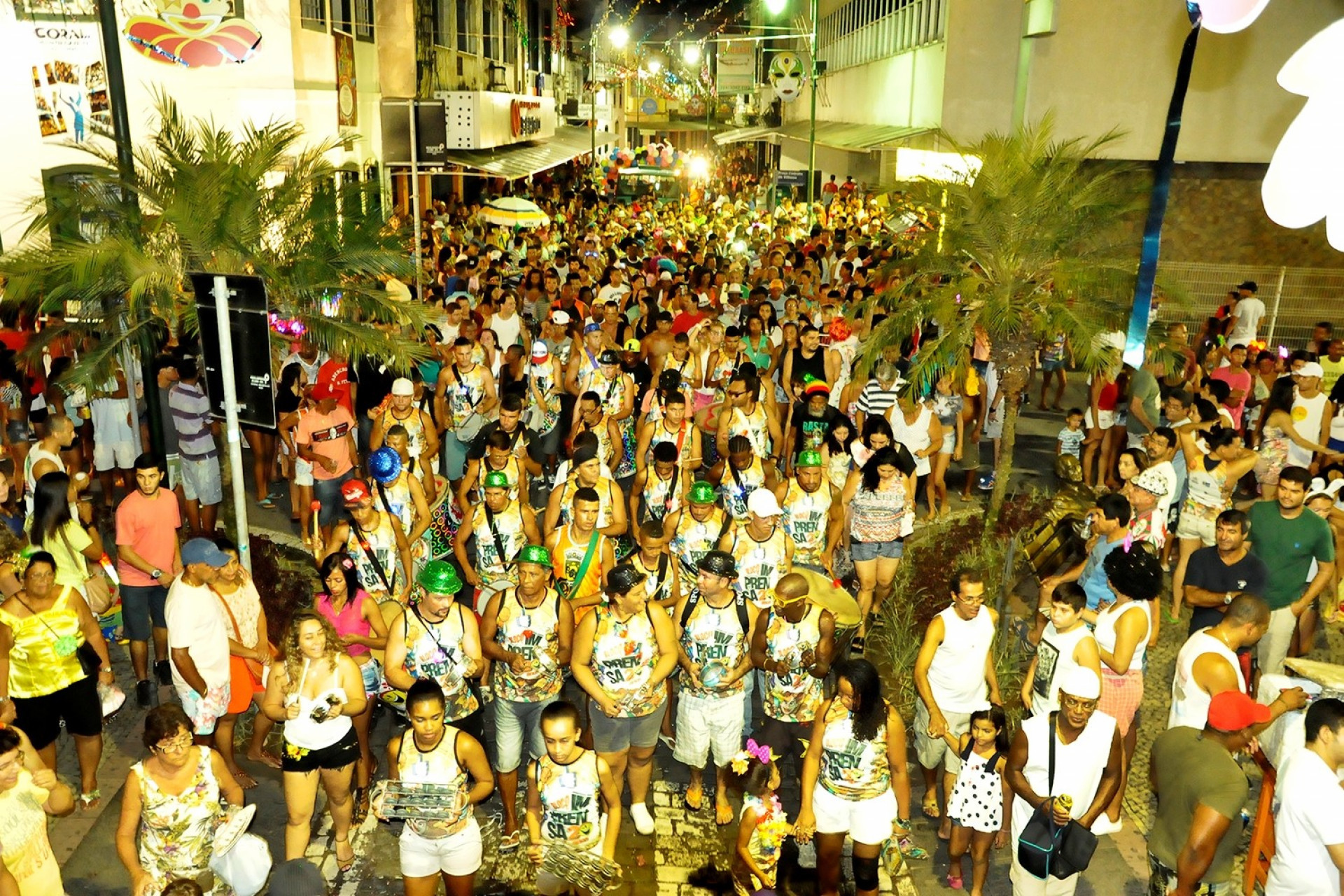 Bloco da Imprensa atrai multid&atilde;o pelas ruas da cidade - Divulga&ccedil;&atilde;o