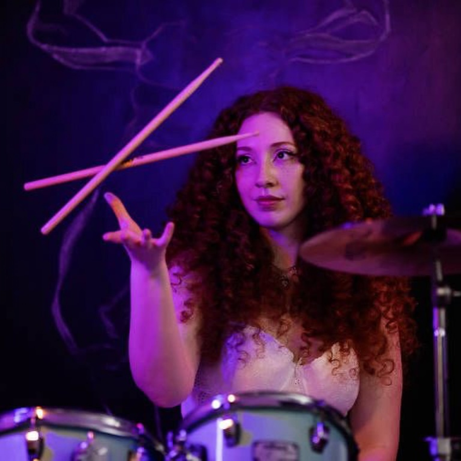 A cantora Bia Duarte aborda a saudade com o incômodo que ela provoca - Divulgação