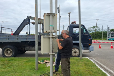 Semáforo do Vale dos Cristais volta a operar e alivia trânsito em Macaé