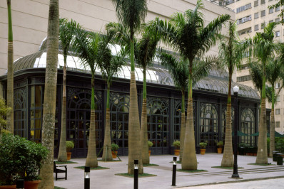 Ministério Público move ação contra shopping de São Paulo por racismo